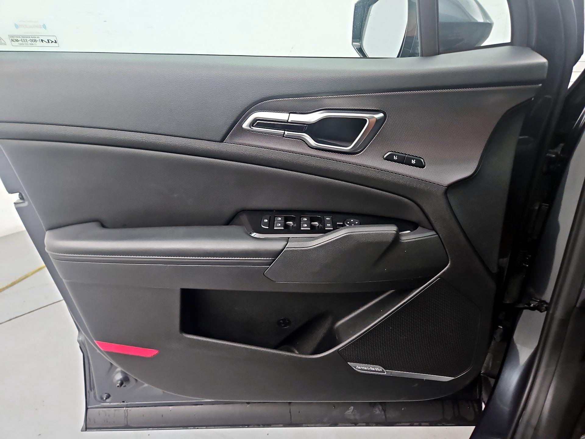 Thumbnail: 2023 Kia Sportage - 10