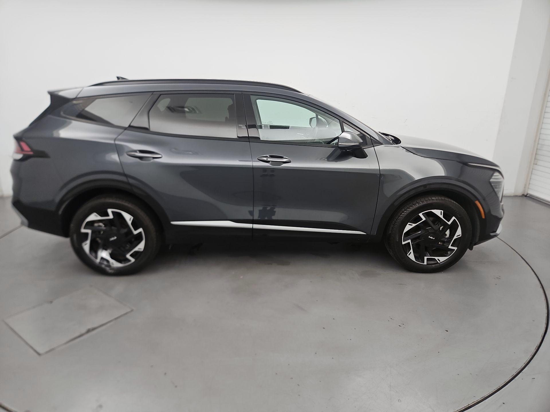Thumbnail: 2023 Kia Sportage - 4