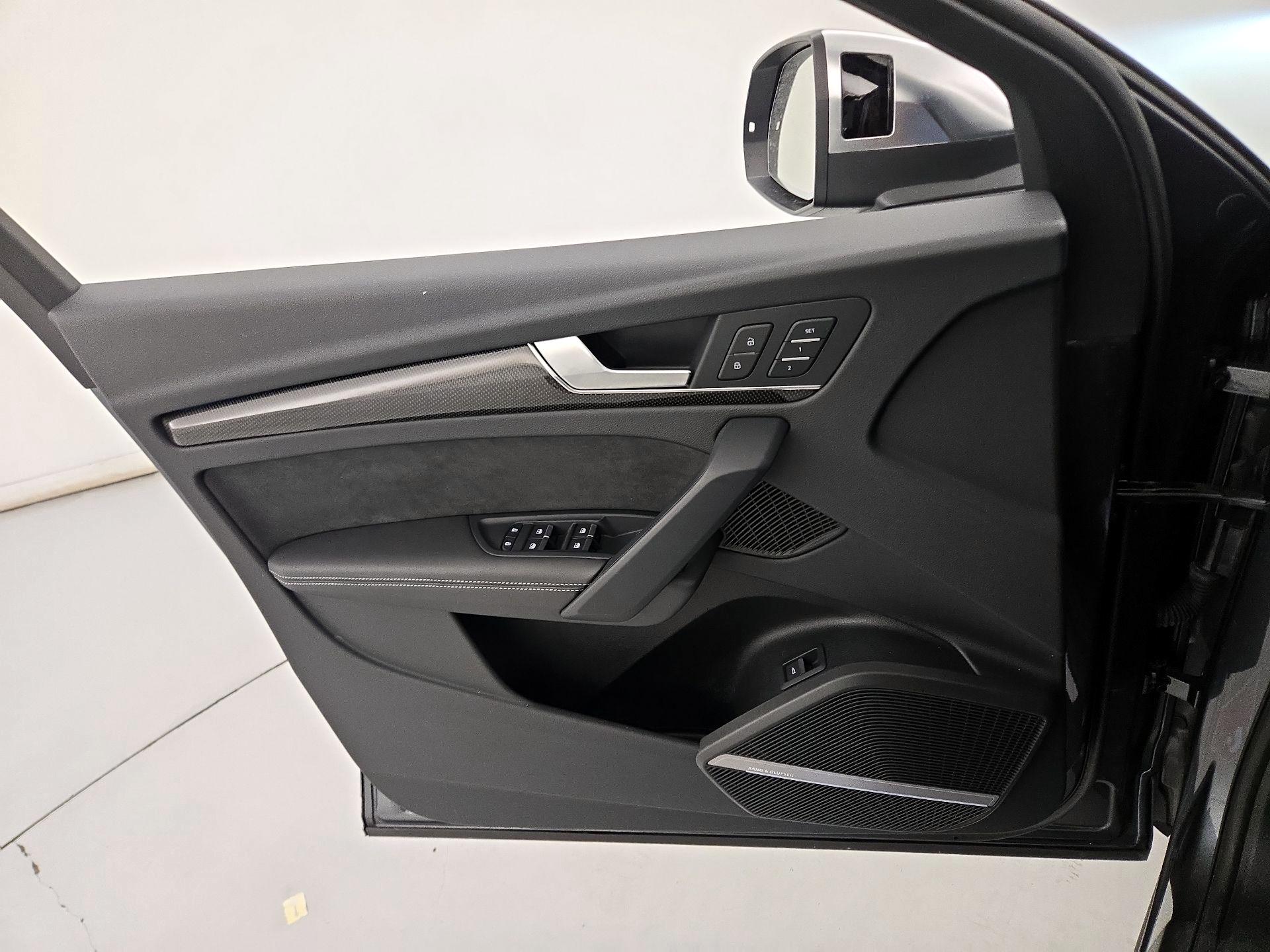 Thumbnail: 2023 Audi SQ5 - 12