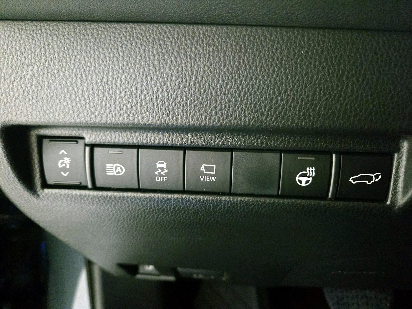 2023 Toyota Venza Limited - Photo 12
