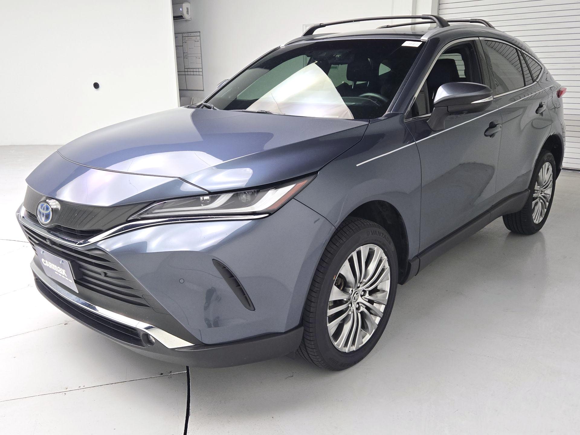 Thumbnail: 2023 Toyota Venza - 3