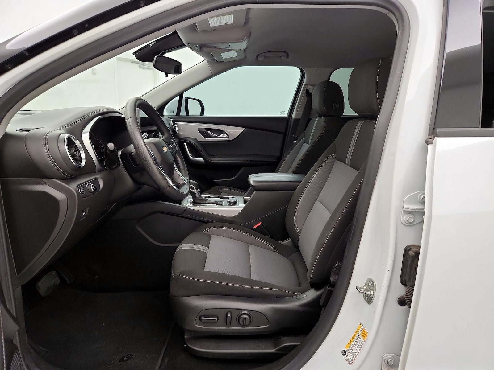 Power Seat(s) & Side Airbags