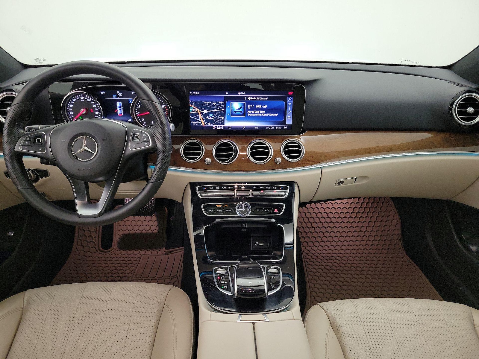 2018 Mercedes-Benz E-Class E300 - Photo 10