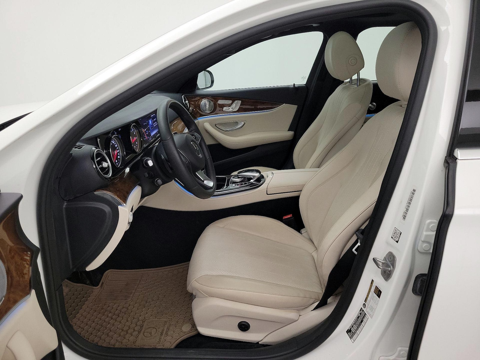 2018 Mercedes-Benz E-Class E300 - Photo 12