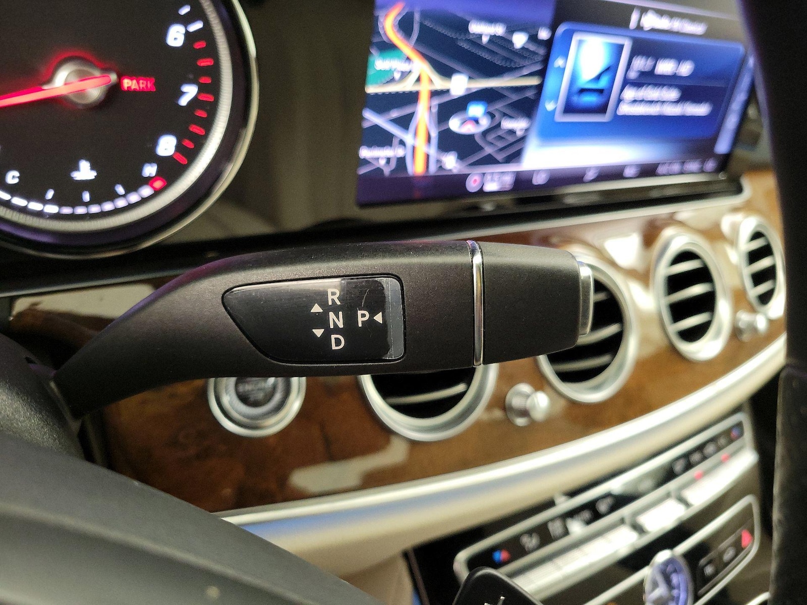 2018 Mercedes-Benz E-Class E300 - Photo 18