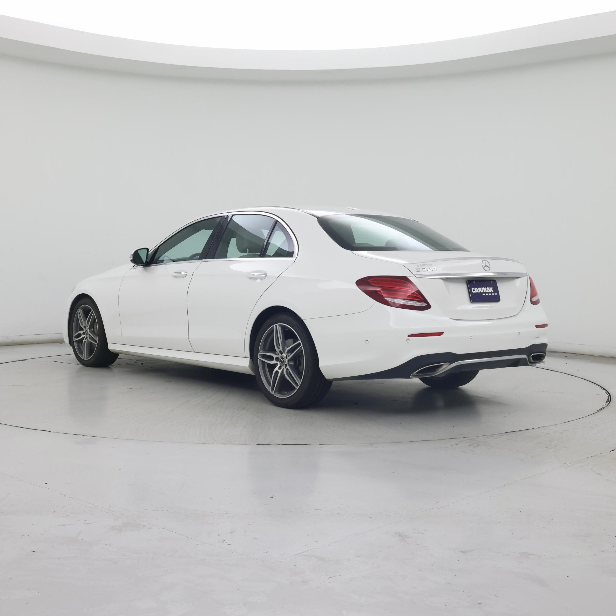 Thumbnail: 2018 Mercedes-Benz E-Class - 2