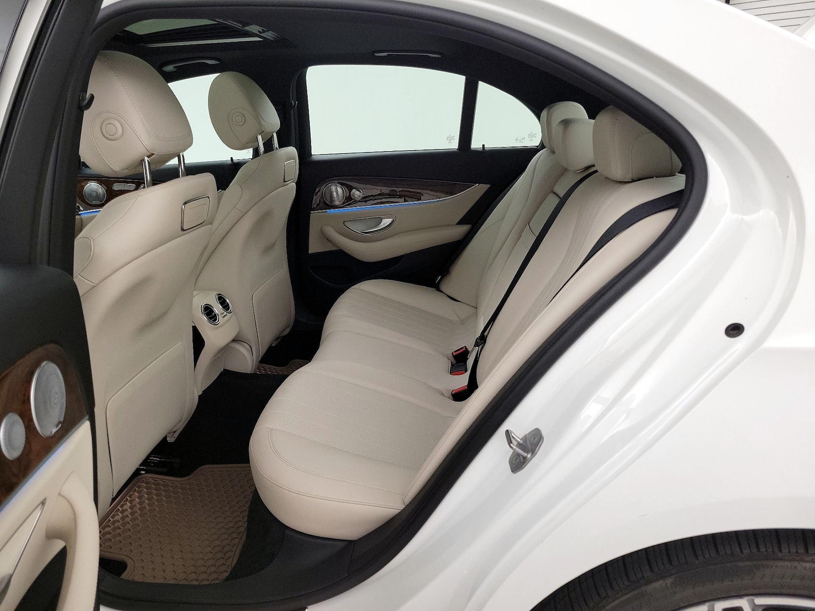 2018 Mercedes-Benz E-Class E300 - Photo 21