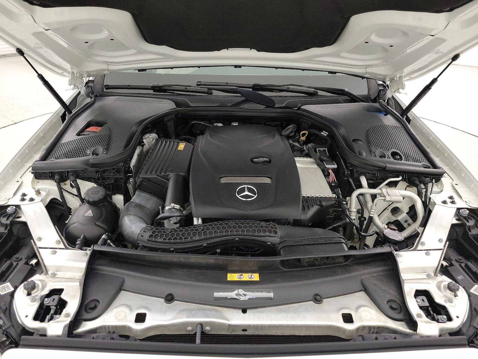 2018 Mercedes-Benz E-Class E300 - Photo 23
