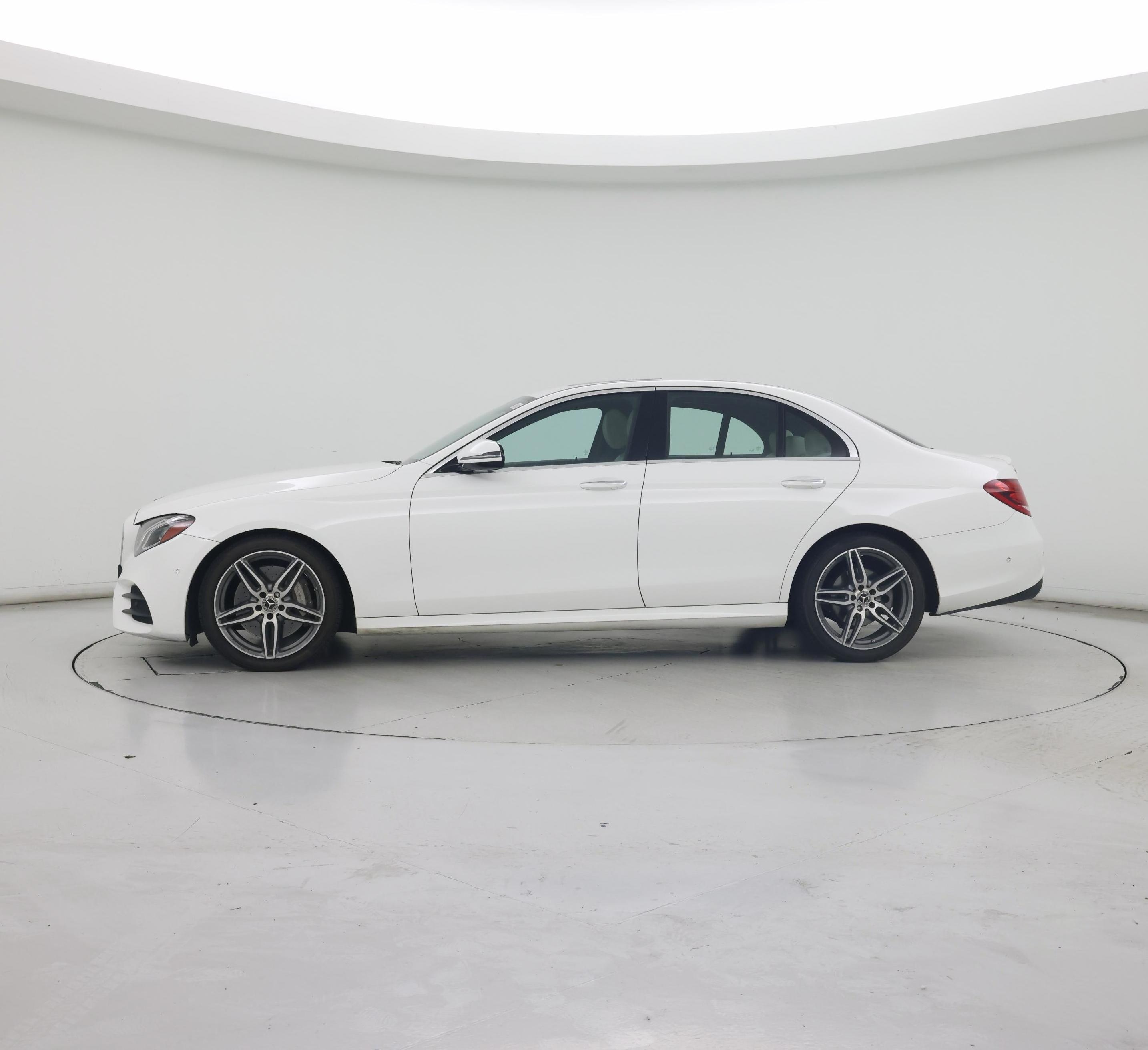 Thumbnail: 2018 Mercedes-Benz E-Class - 3