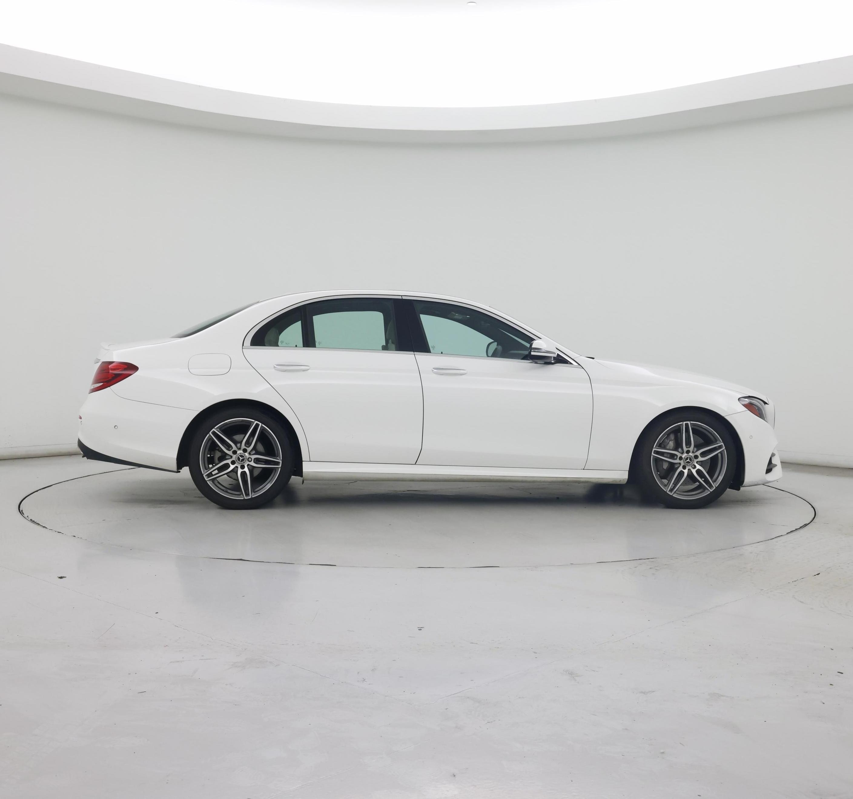 Thumbnail: 2018 Mercedes-Benz E-Class - 7
