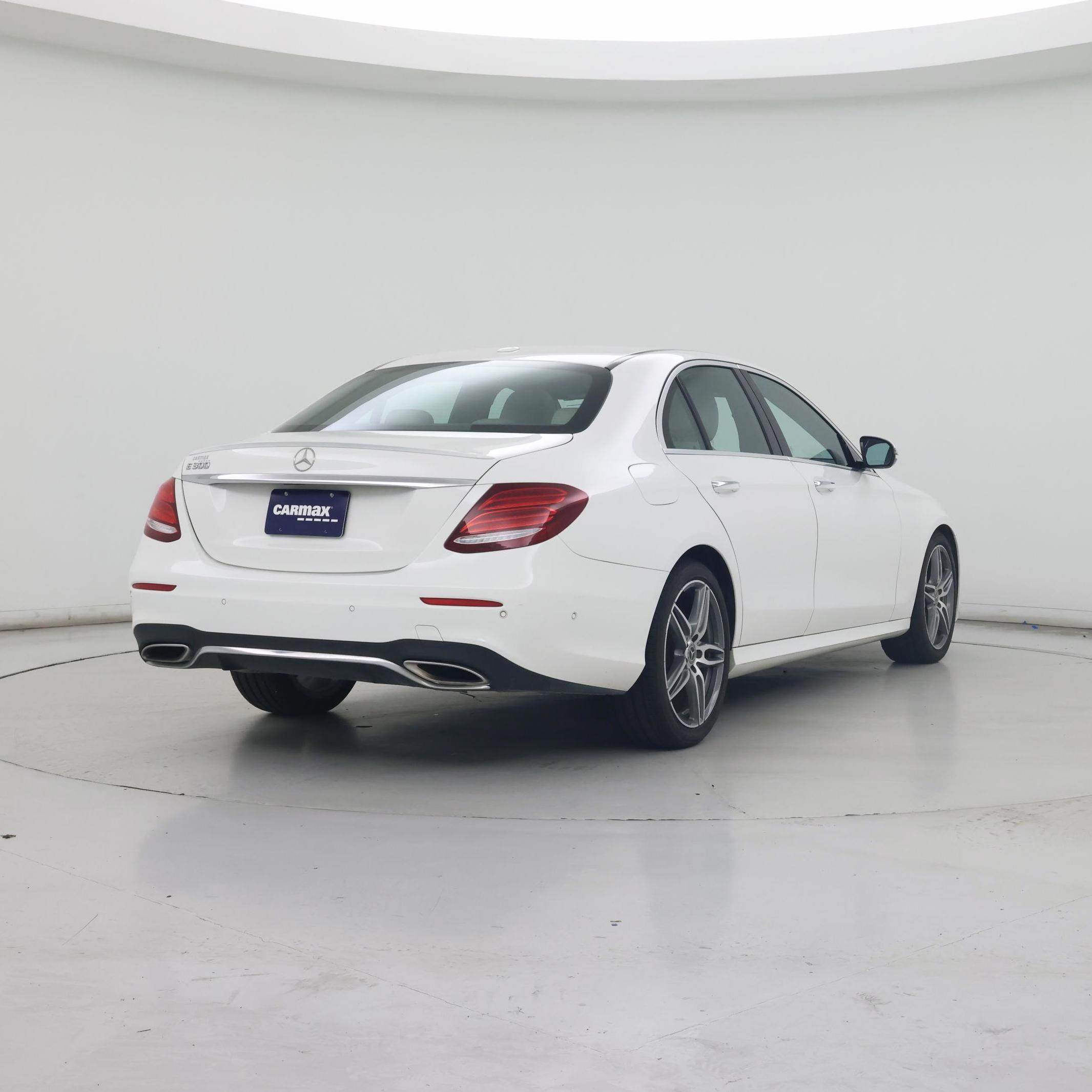 Thumbnail: 2018 Mercedes-Benz E-Class - 8