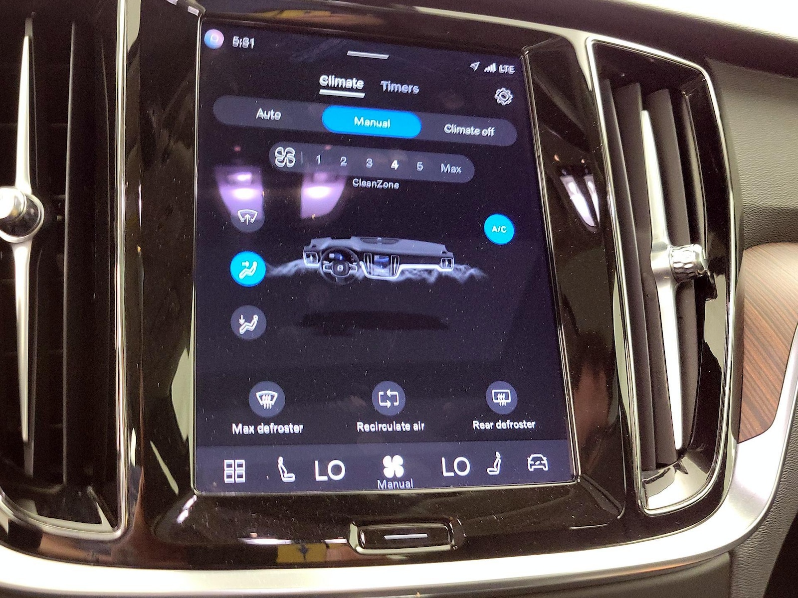 2023 Volvo S60 Plus - Photo 18