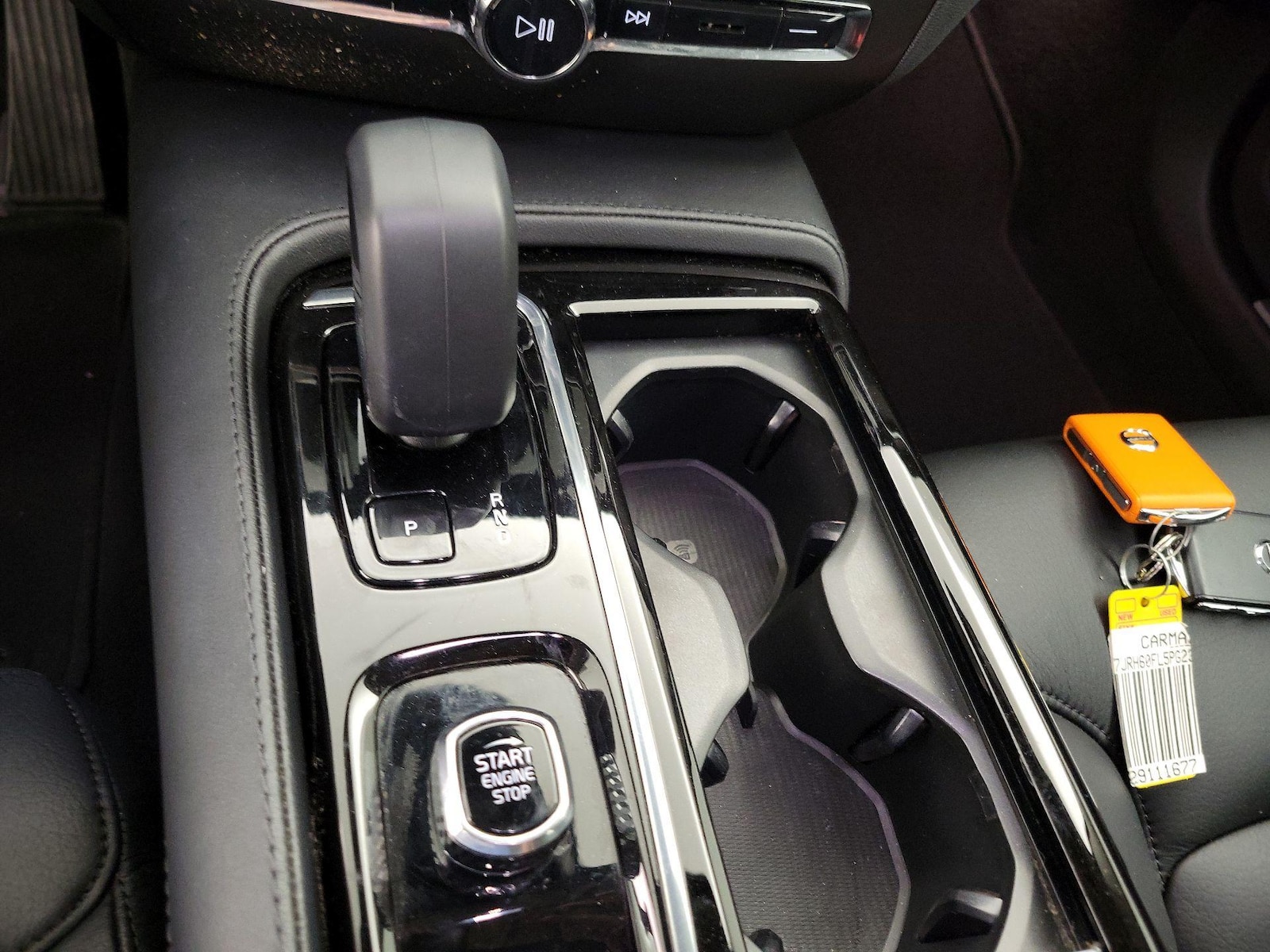 2023 Volvo S60 Plus - Photo 19
