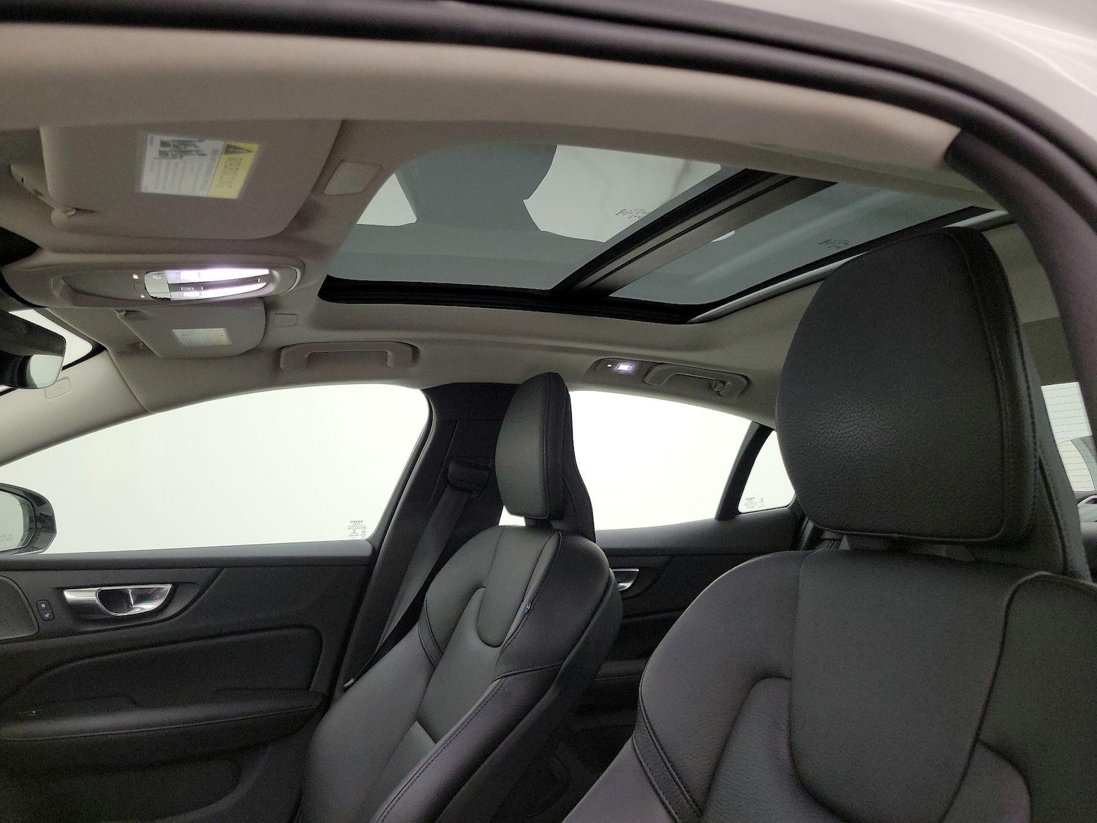 2023 Volvo S60 Plus - Photo 21