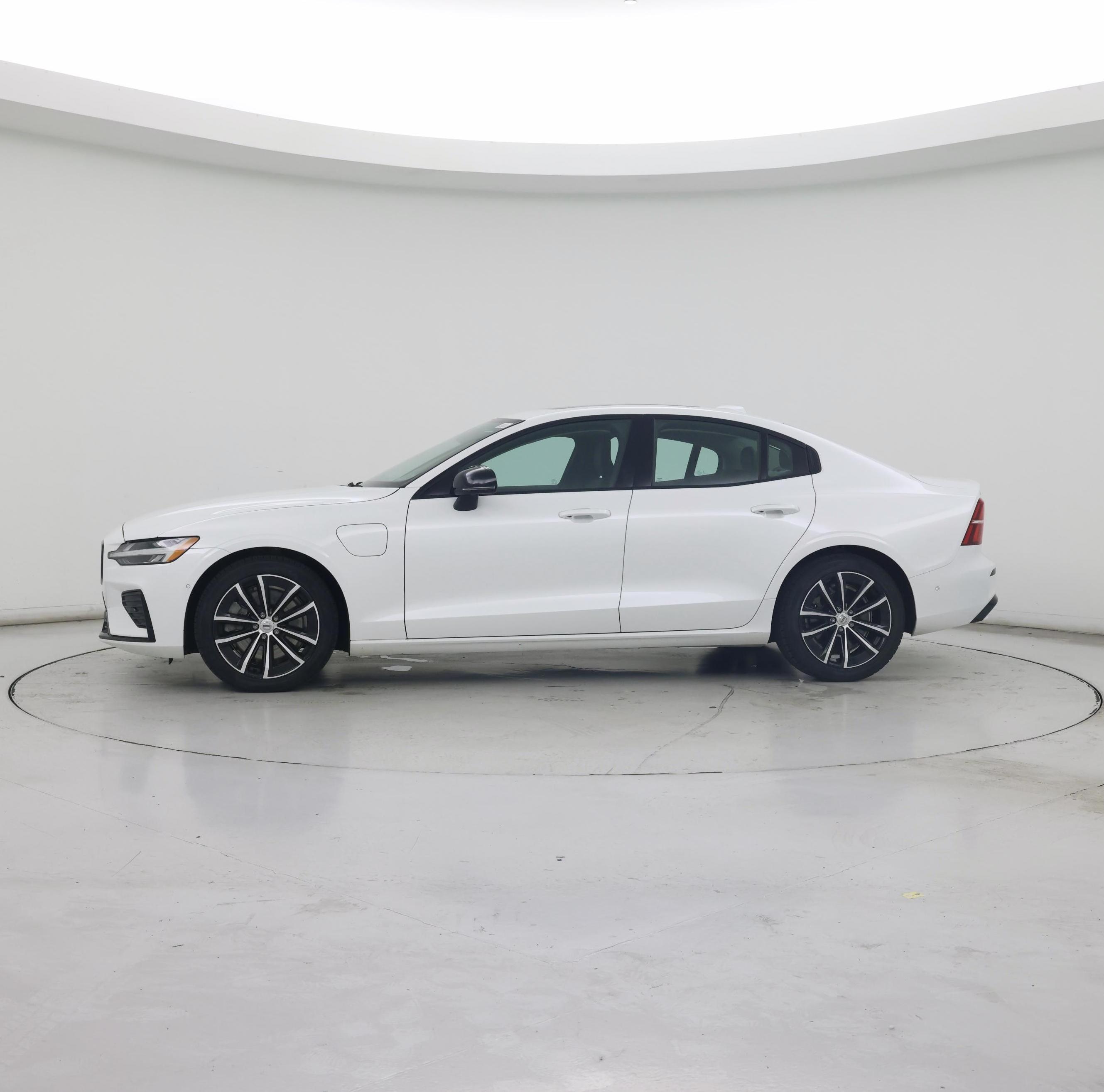 Thumbnail: 2023 Volvo S60 - 3