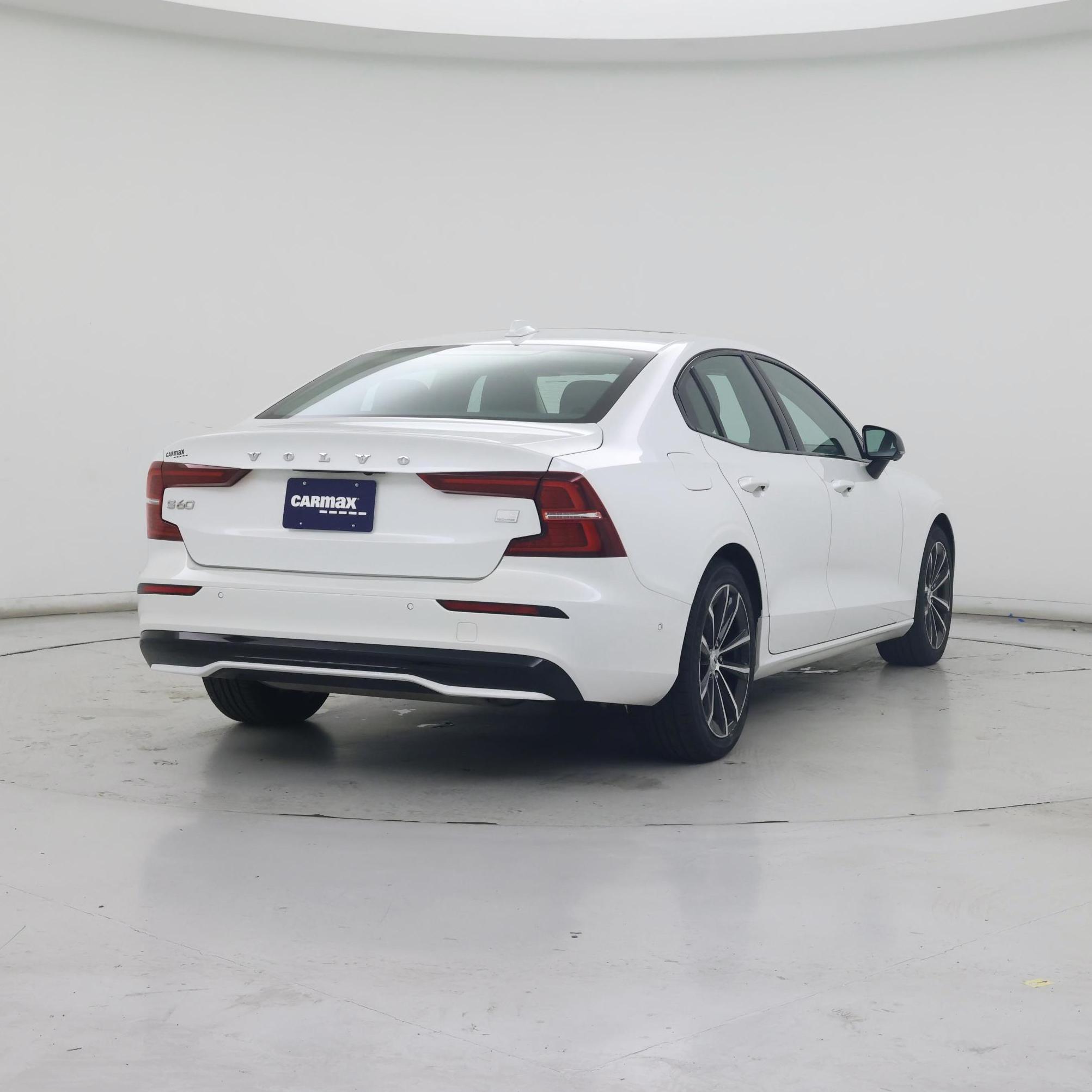 Thumbnail: 2023 Volvo S60 - 8