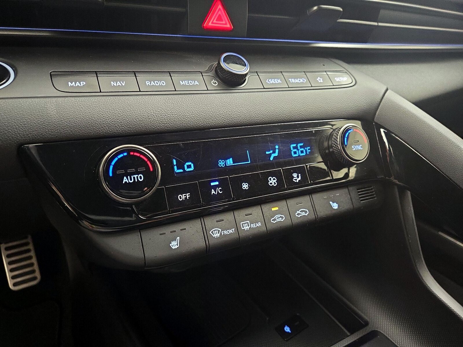 2025 Hyundai Elantra N - Photo 18