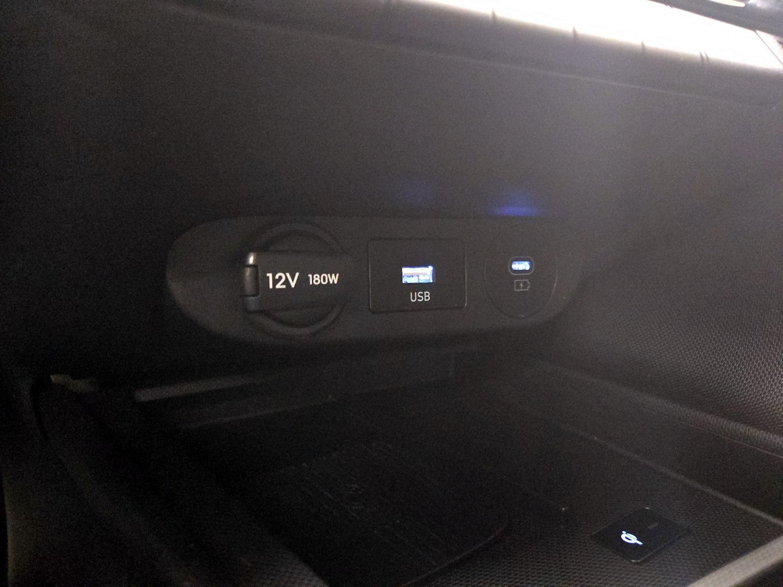 2025 Hyundai Elantra N - Photo 20