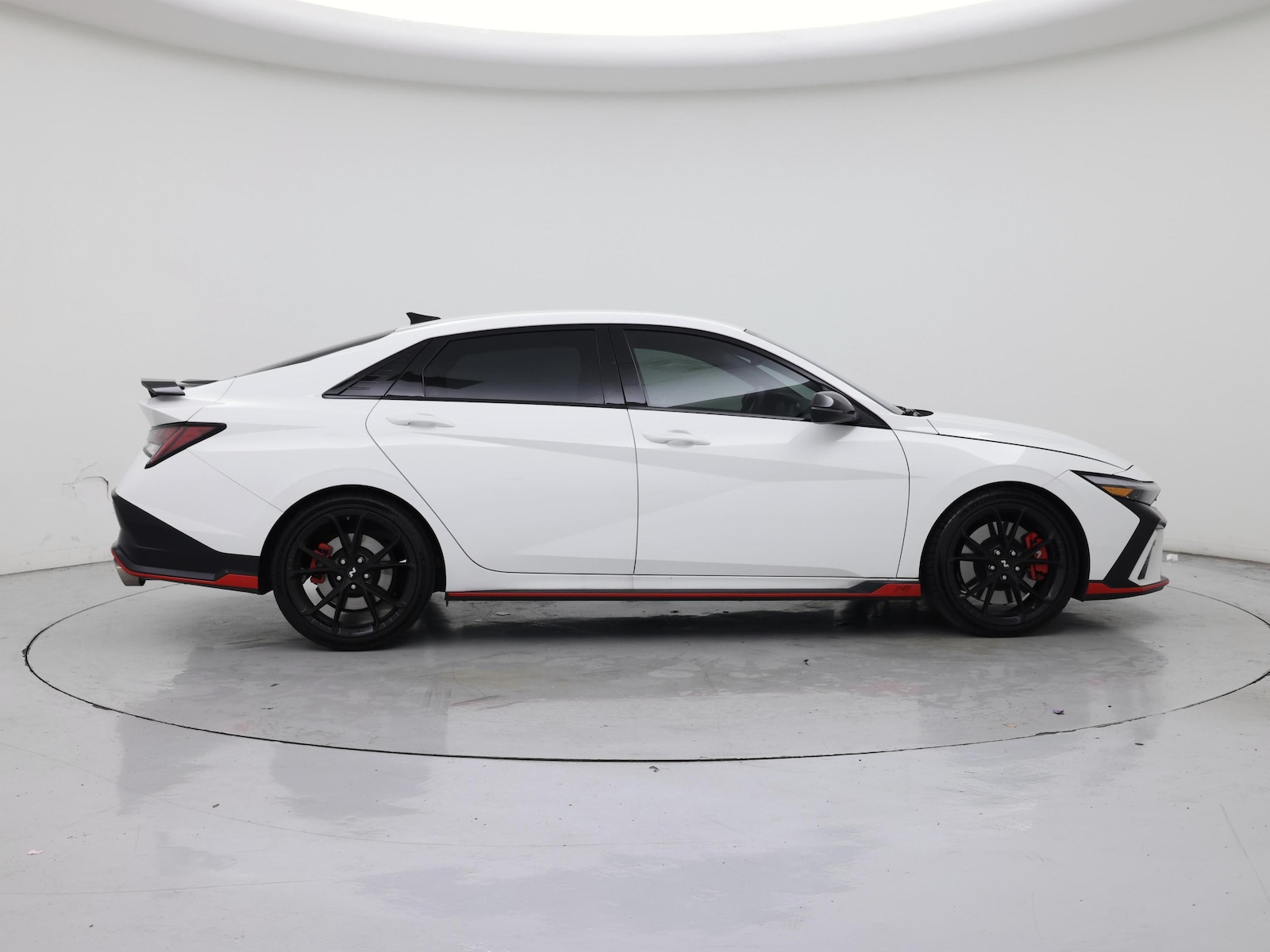 2025 Hyundai Elantra N - Photo 8