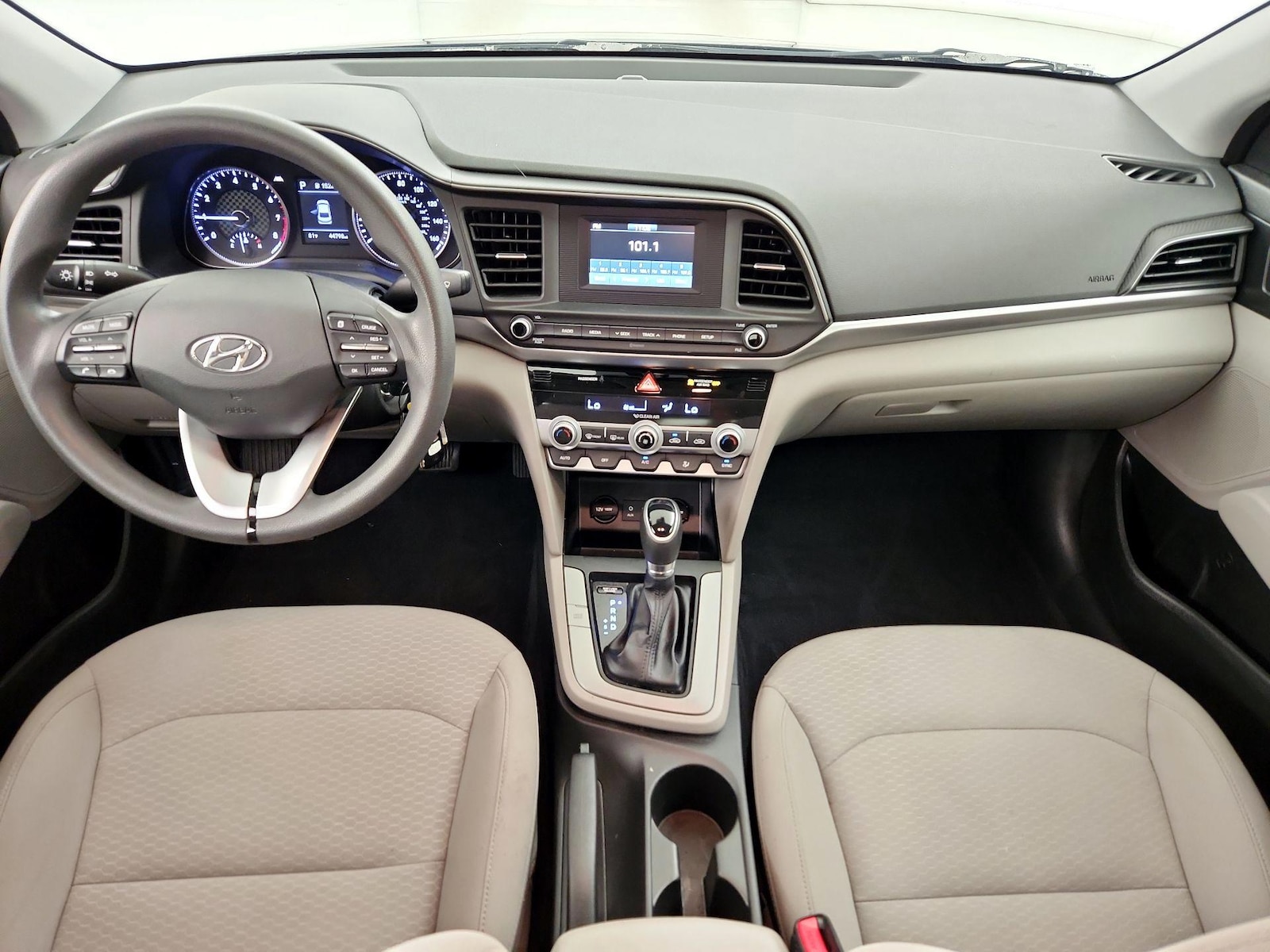 2020 Hyundai Elantra SE - Photo 10