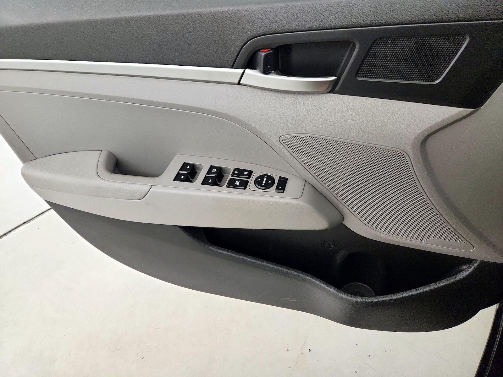 2020 Hyundai Elantra SE - Photo 13