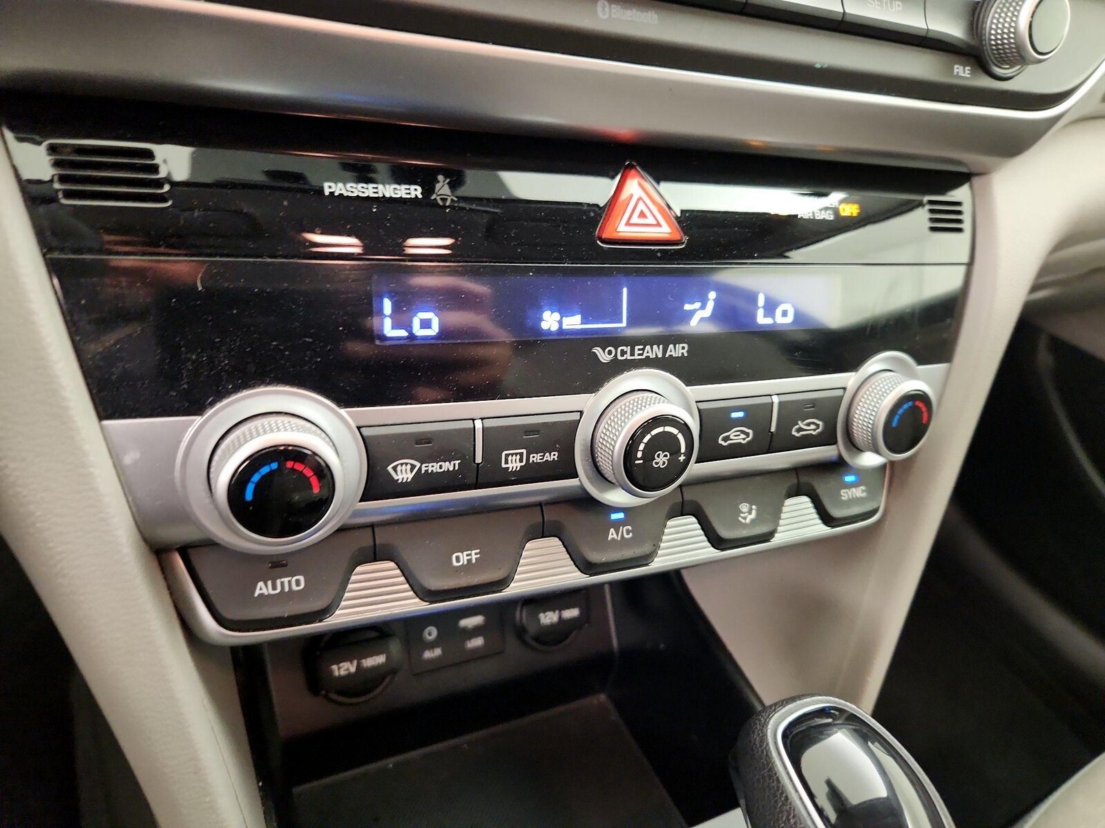 2020 Hyundai Elantra SE - Photo 17