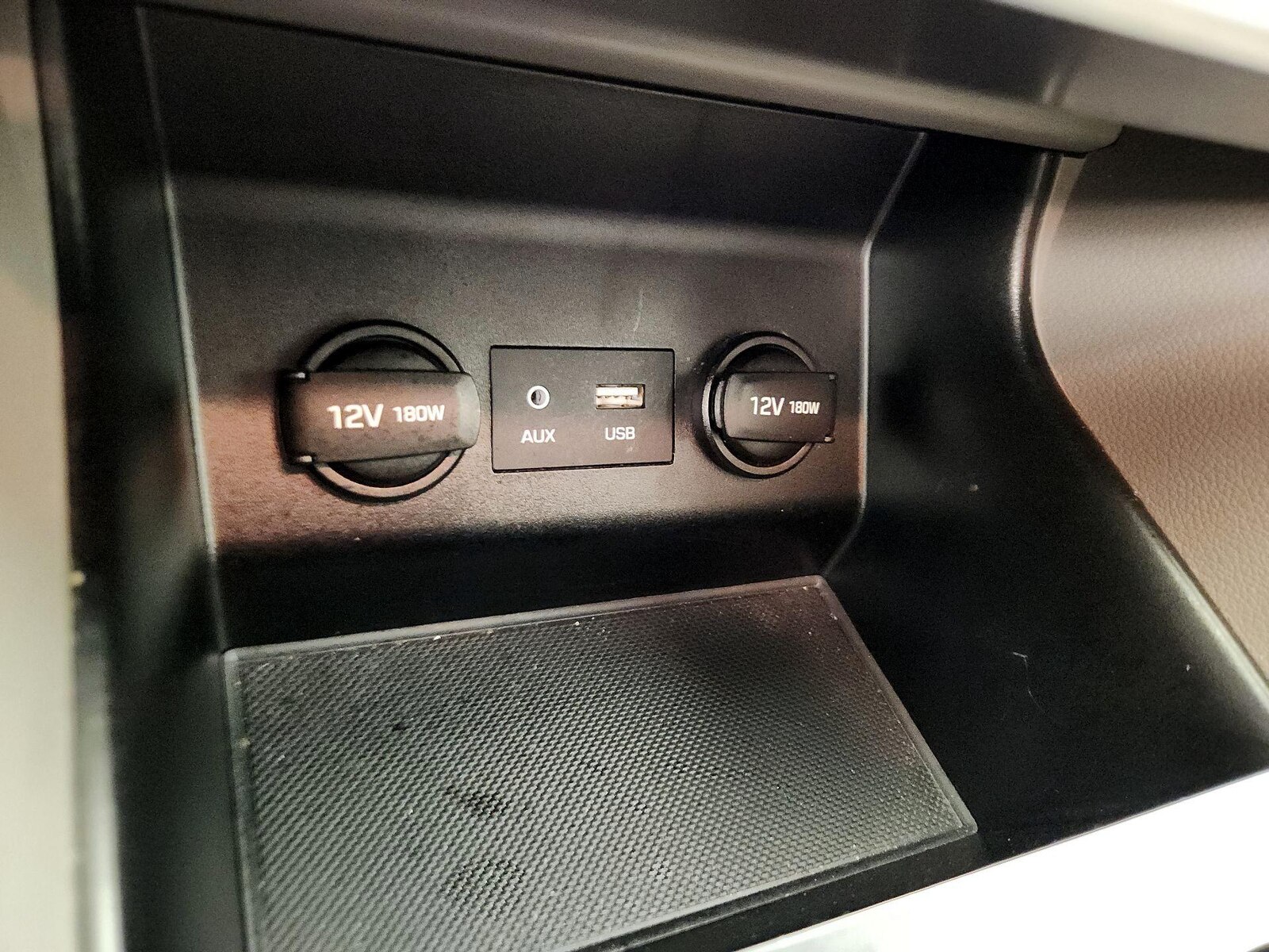 2020 Hyundai Elantra SE - Photo 19