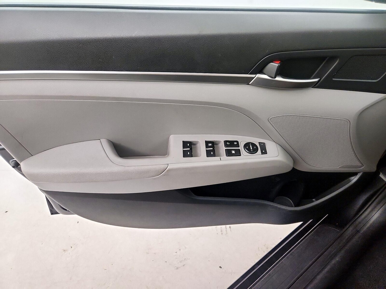 2020 Hyundai Elantra SE - Photo 13