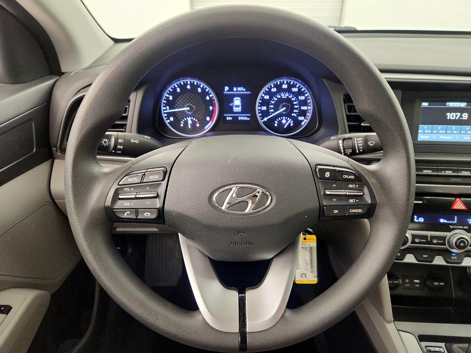 2020 Hyundai Elantra SE - Photo 11