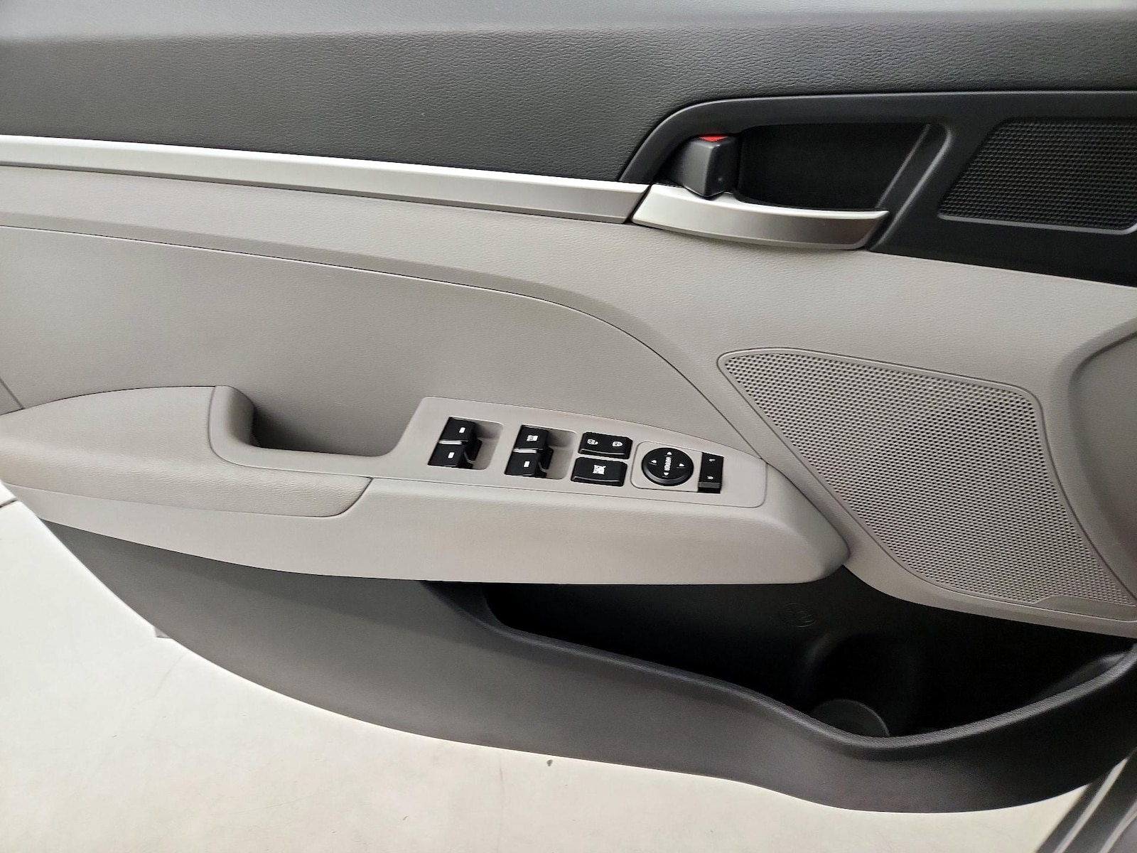 2020 Hyundai Elantra SE - Photo 13