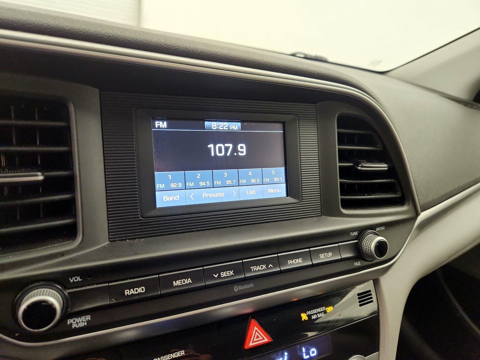 2020 Hyundai Elantra SE - Photo 16