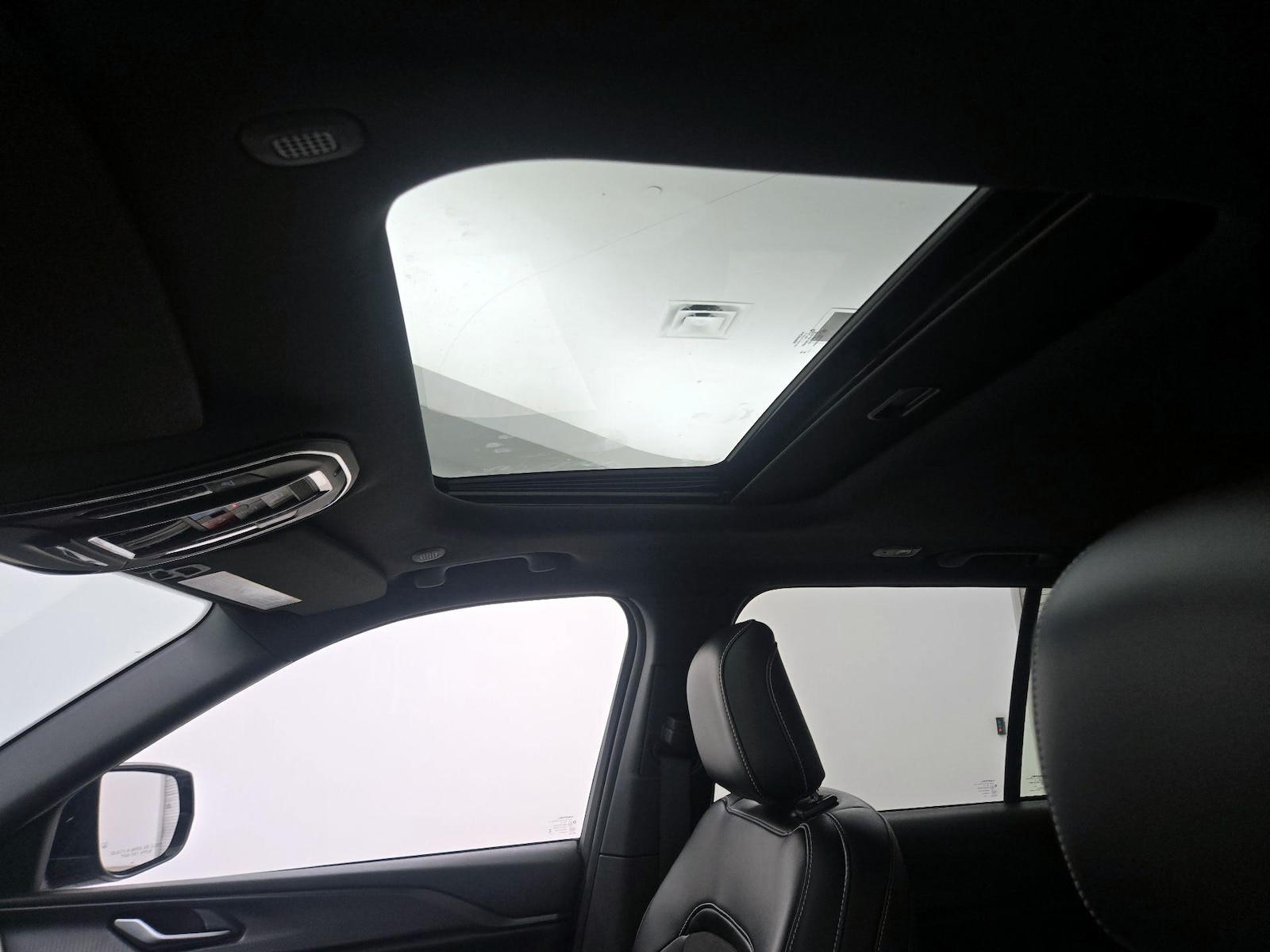 Sunroof(s) & Overhead Airbags