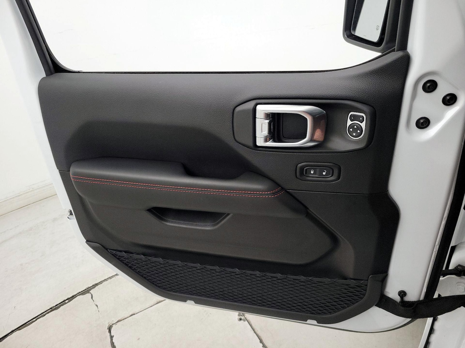 2025 Jeep Wrangler 4-Door Rubicon X - Photo 13
