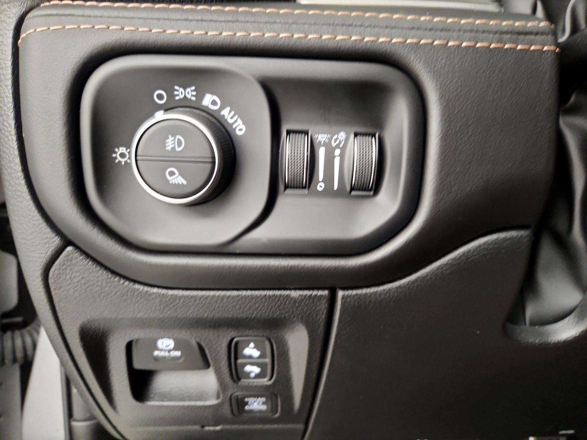 Thumbnail: 2026 RAM 1500 - 13