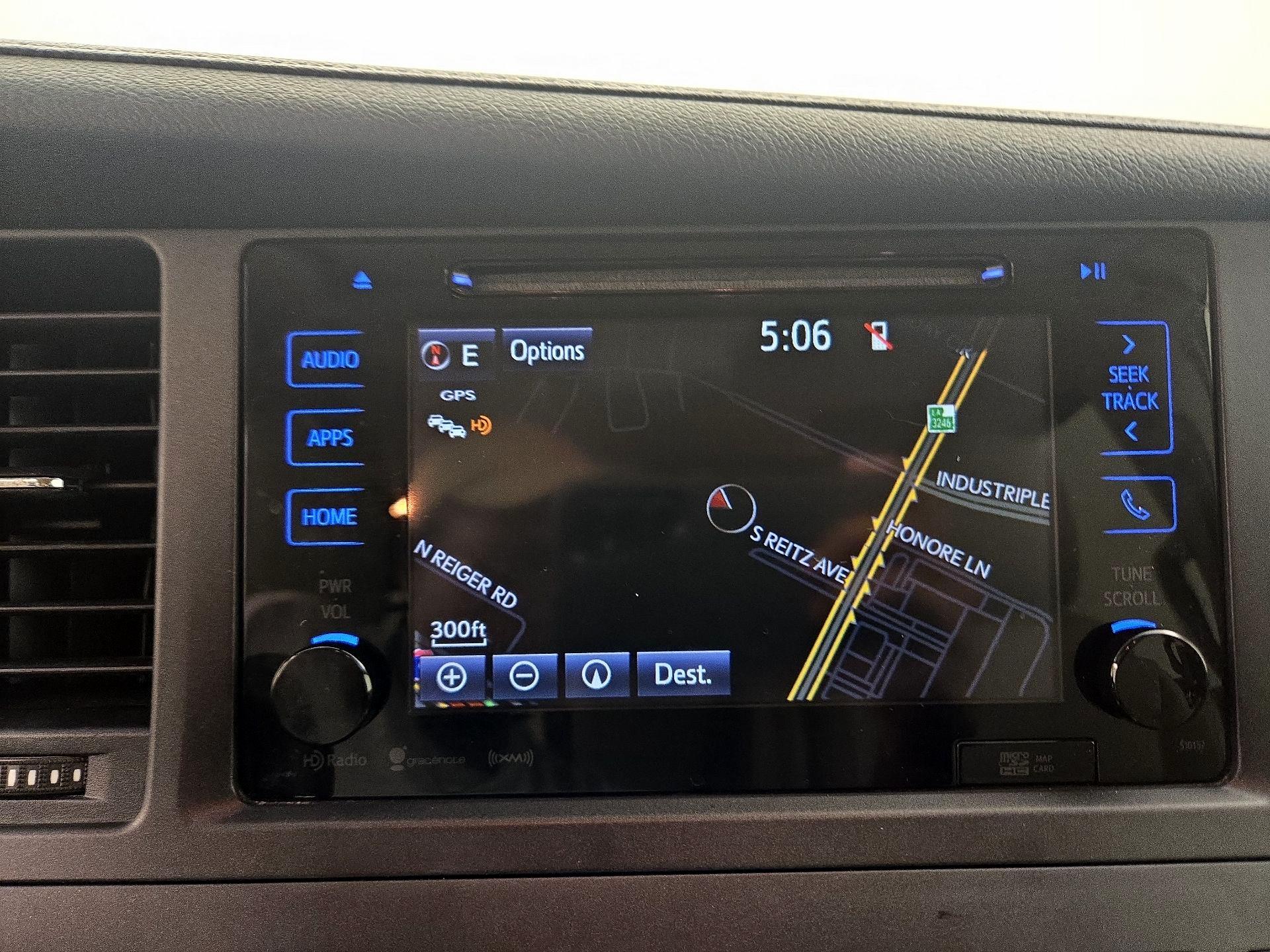 Thumbnail: 2016 Toyota Sienna - 14
