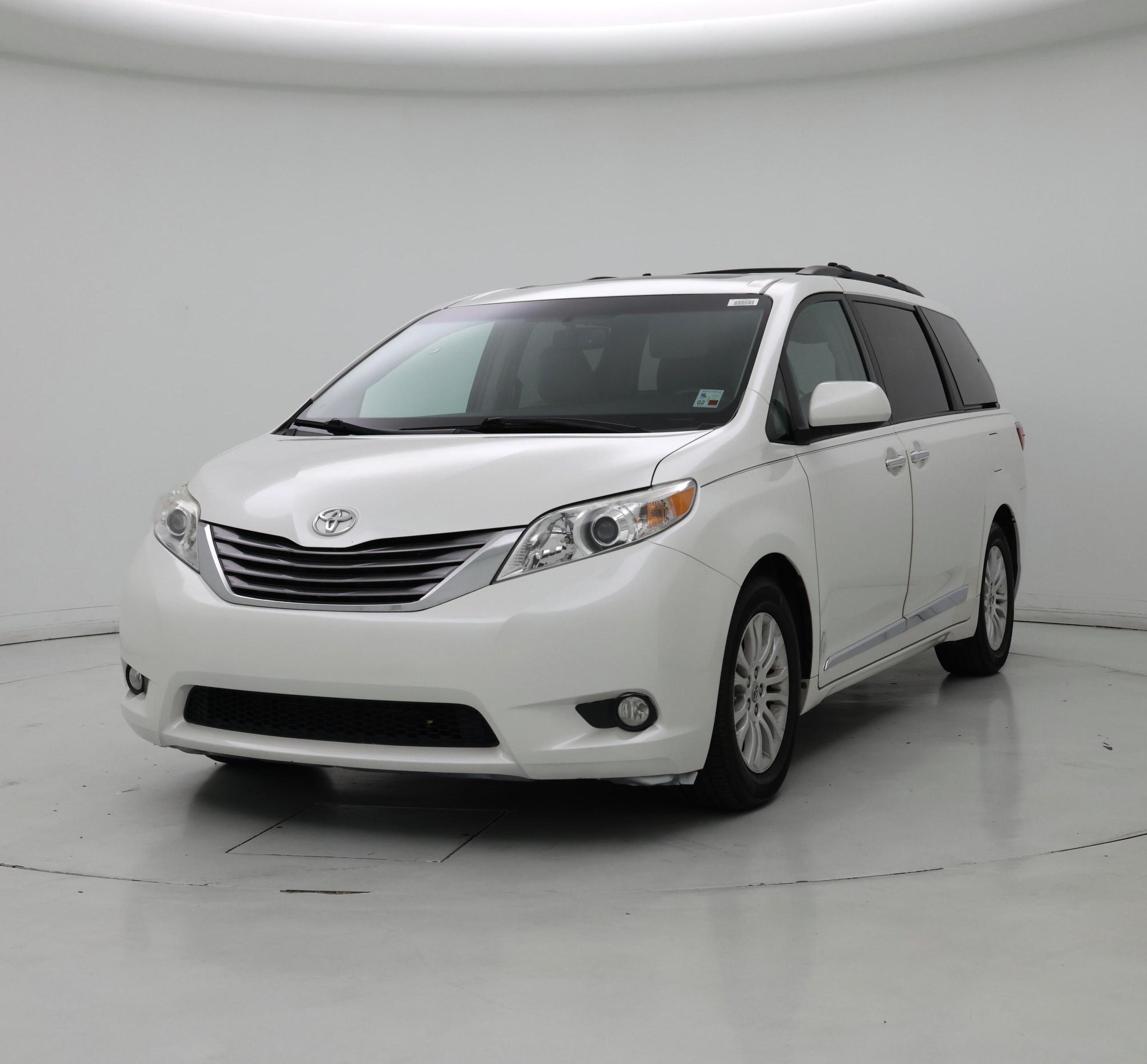 Thumbnail: 2016 Toyota Sienna - 4