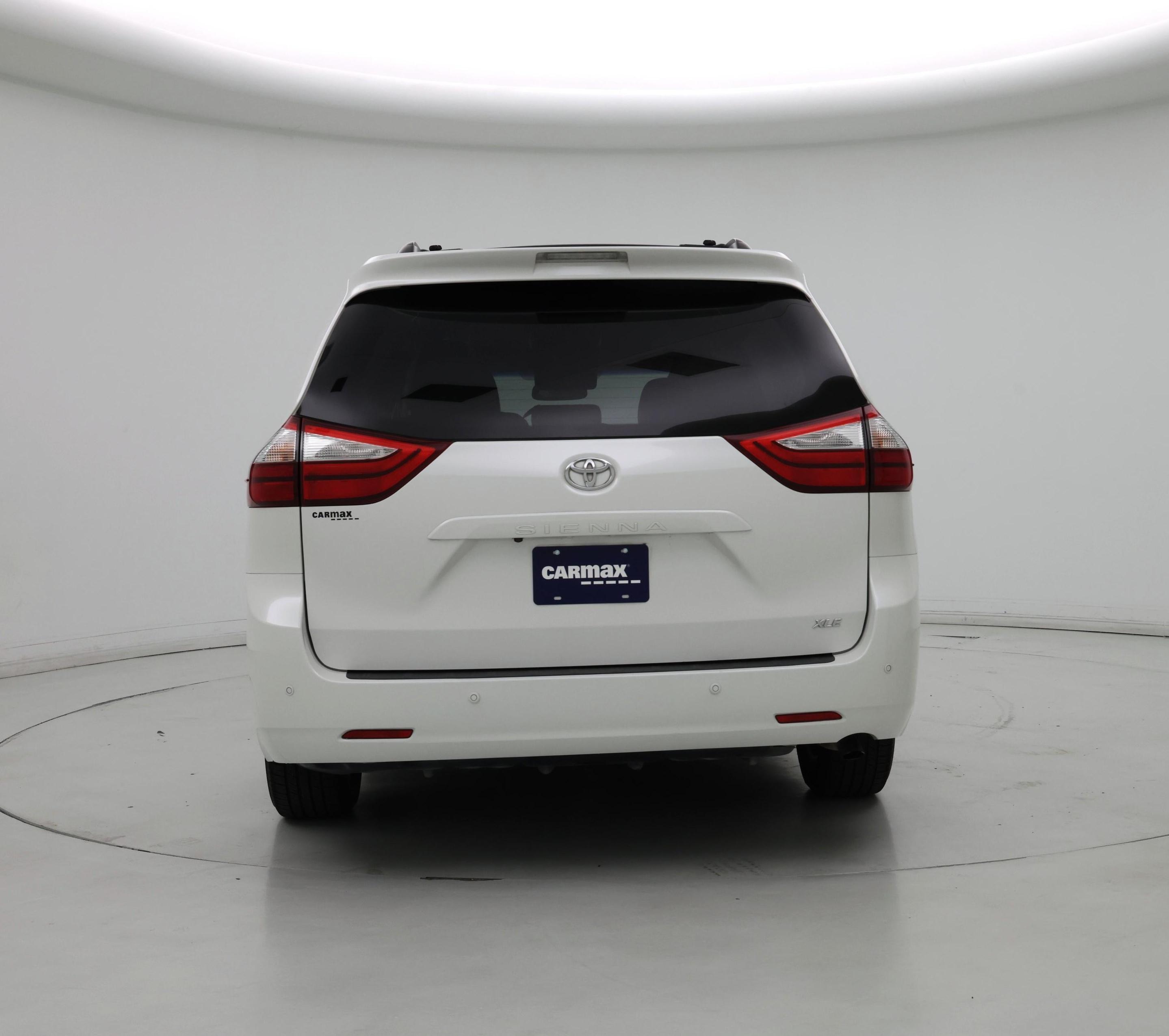 Thumbnail: 2016 Toyota Sienna - 6