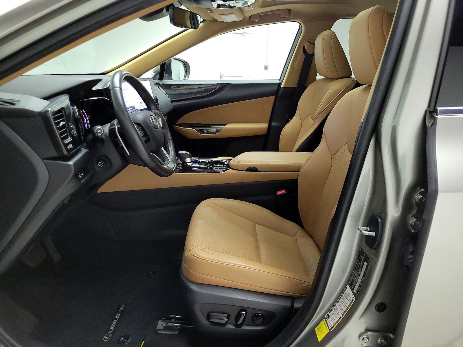 2024 Lexus NX 250 - Photo 12
