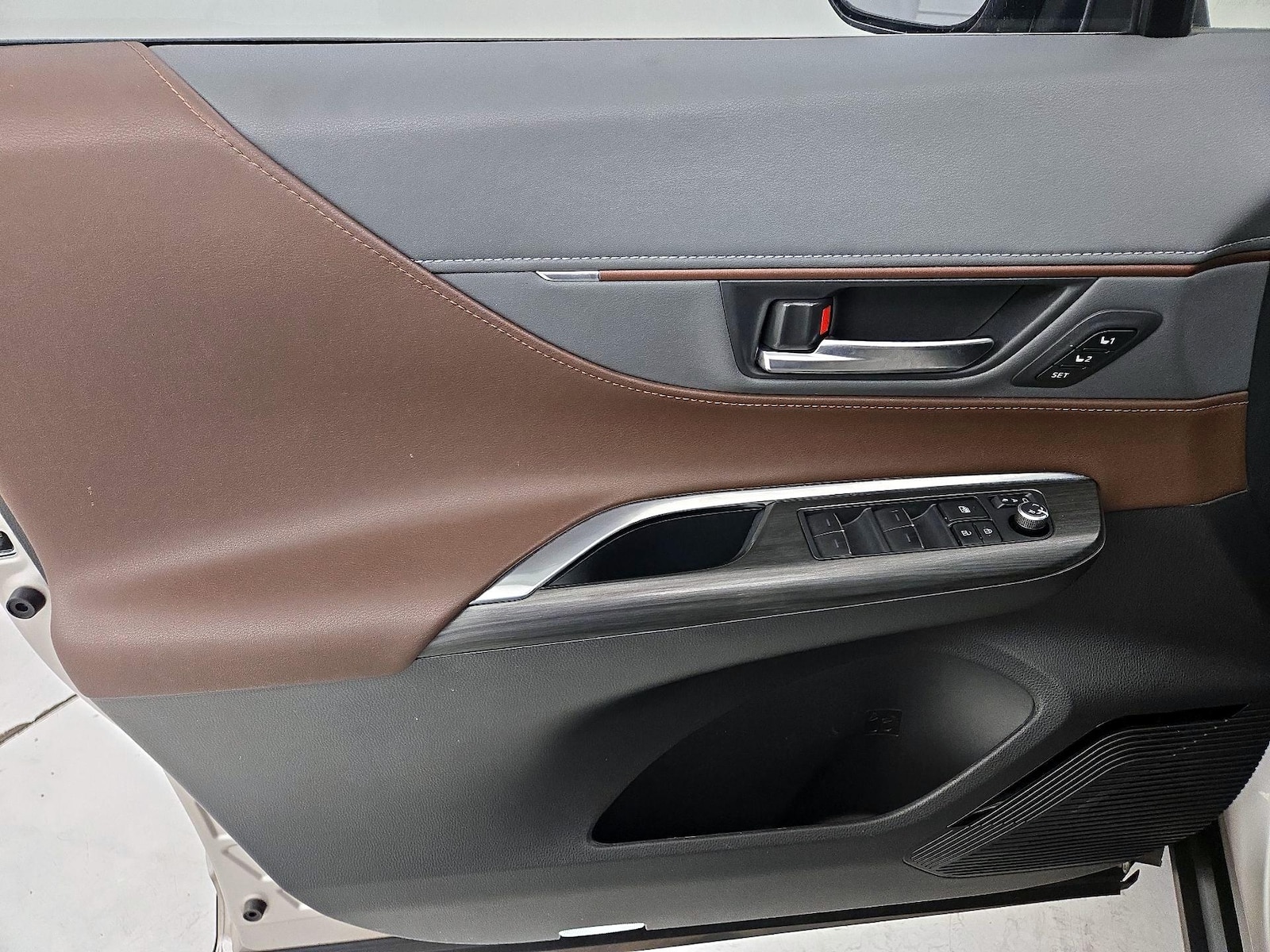 2023 Toyota Venza XLE - Photo 13
