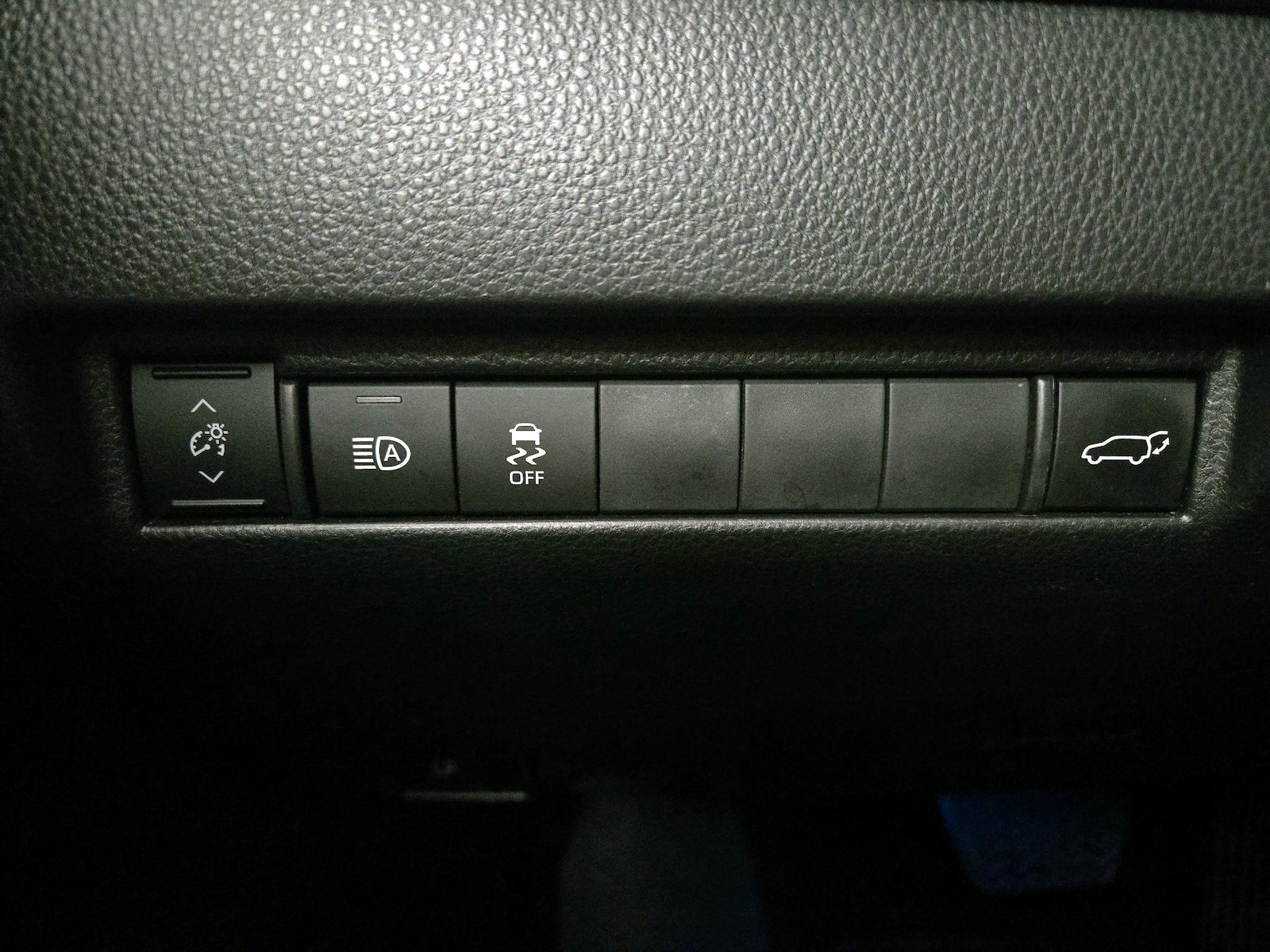 2023 Toyota Venza XLE - Photo 14