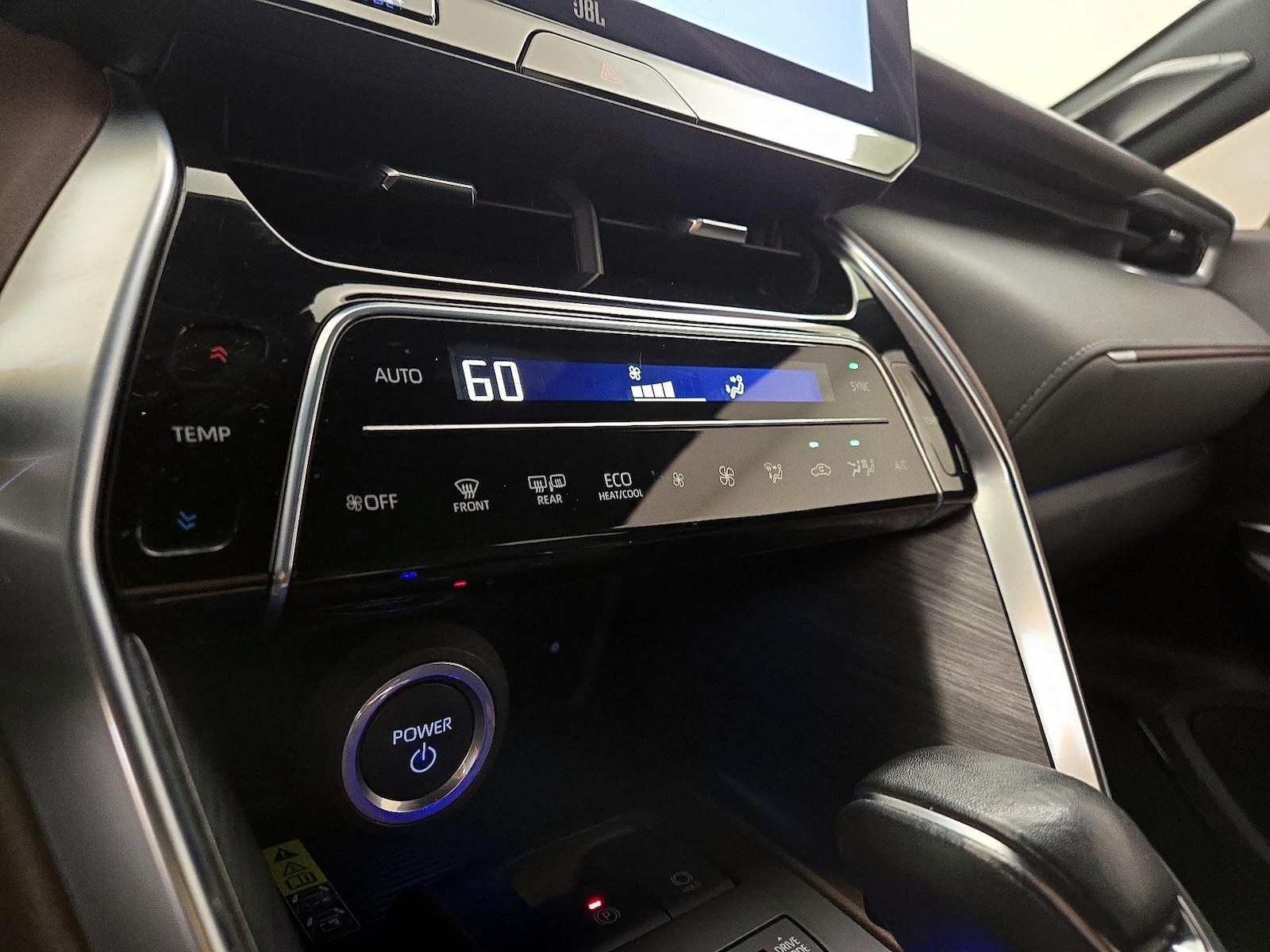 2023 Toyota Venza XLE - Photo 18