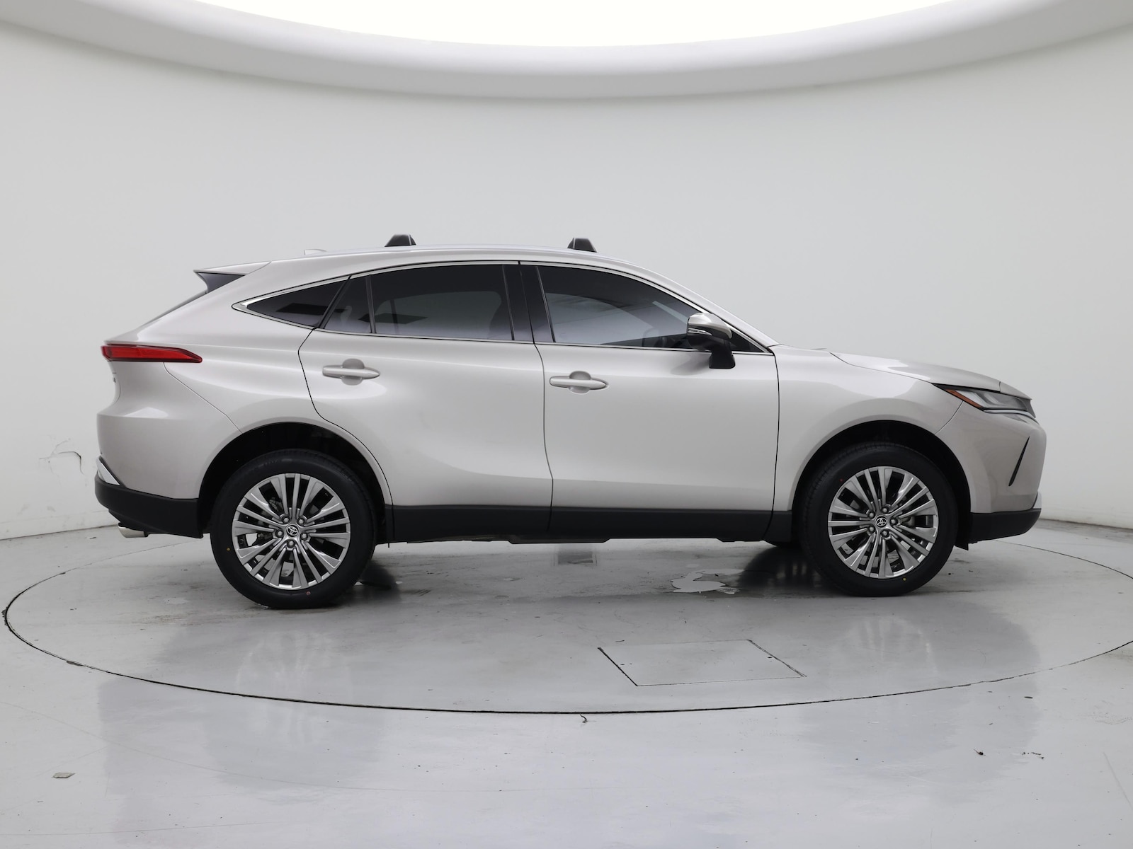 2023 Toyota Venza XLE - Photo 8