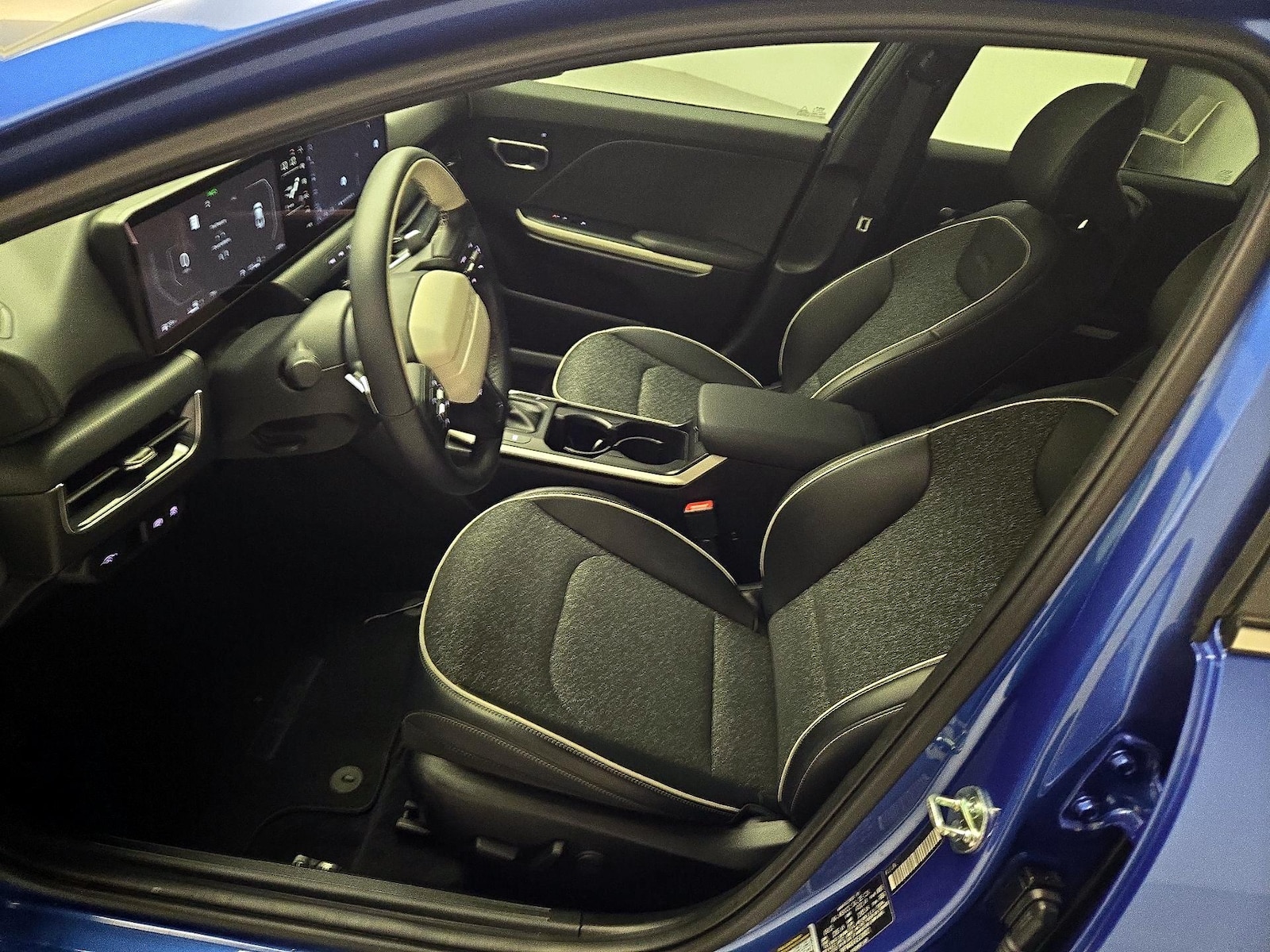 2025 Kia K4 GT-Line - Photo 10