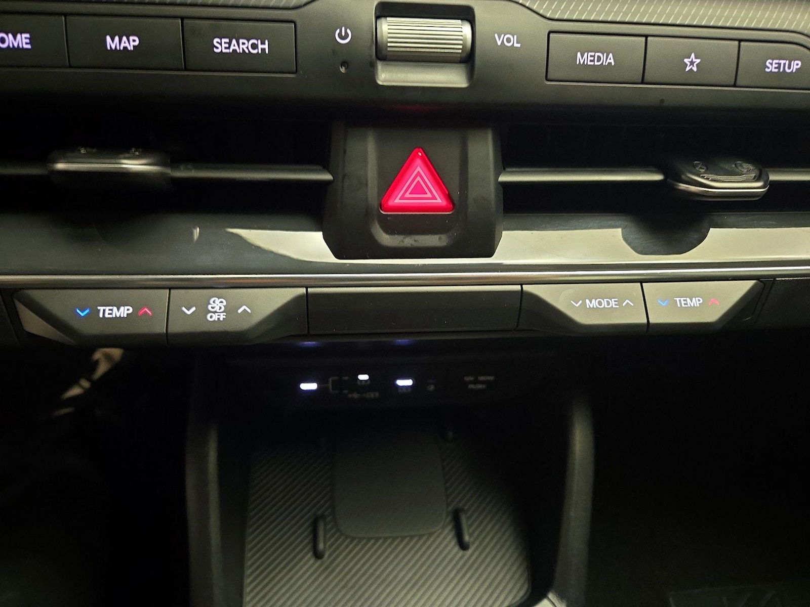 2025 Kia K4 GT-Line - Photo 16