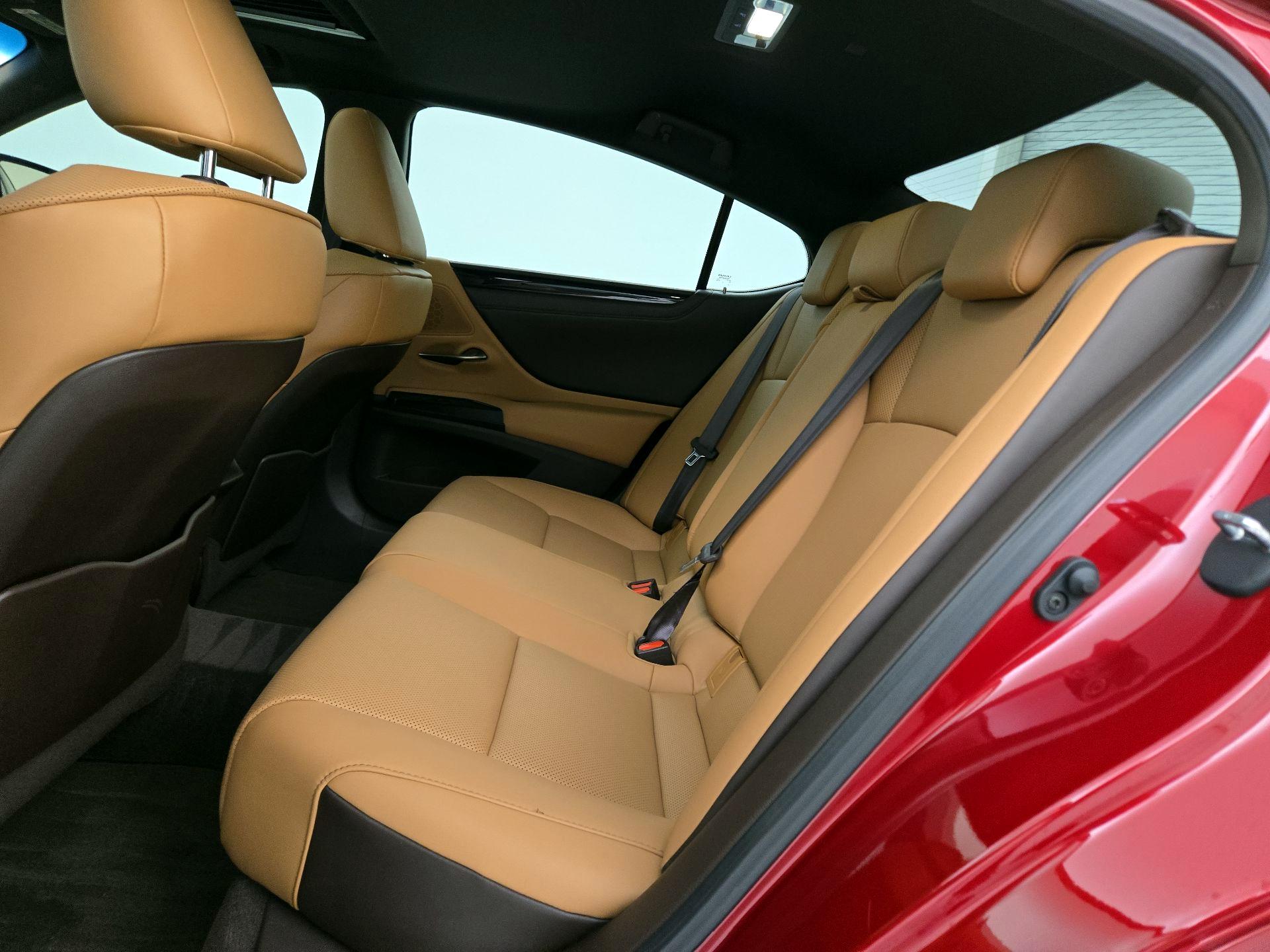 Thumbnail: 2020 Lexus ES - 20