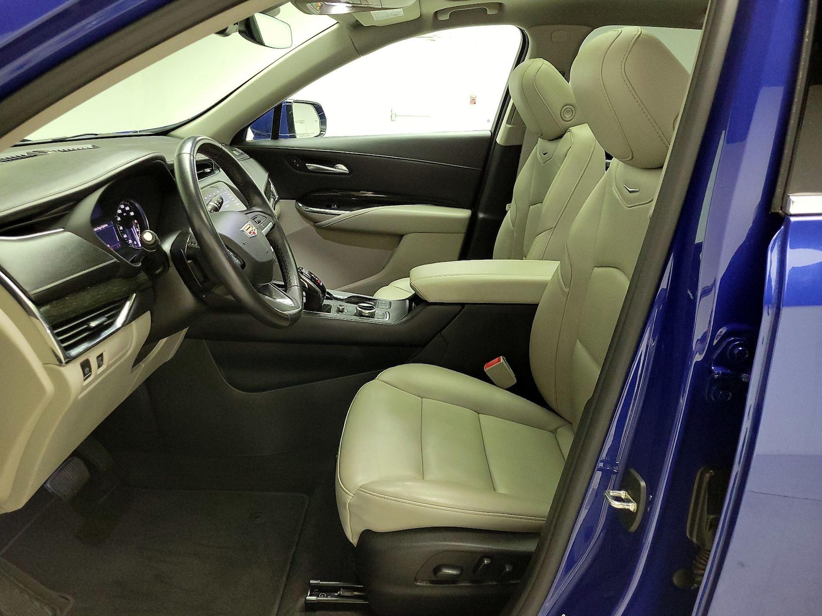 2023 Cadillac XT4 Premium Luxury - Photo 12