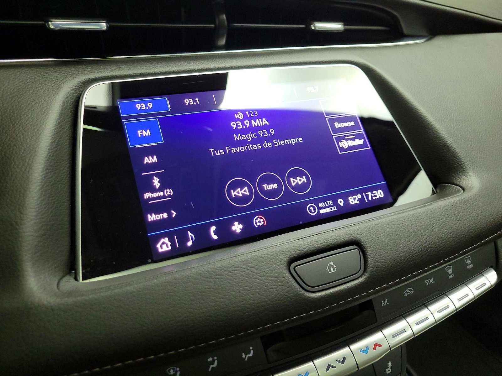 2023 Cadillac XT4 Premium Luxury - Photo 16
