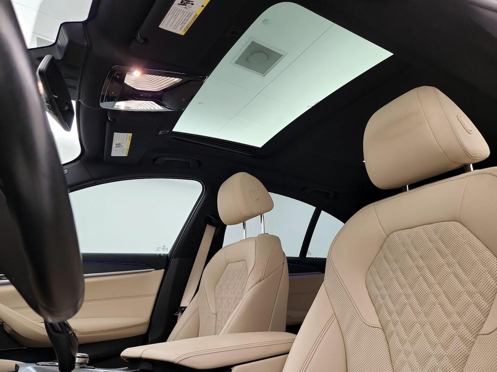 Sunroof(s) & Overhead Airbags