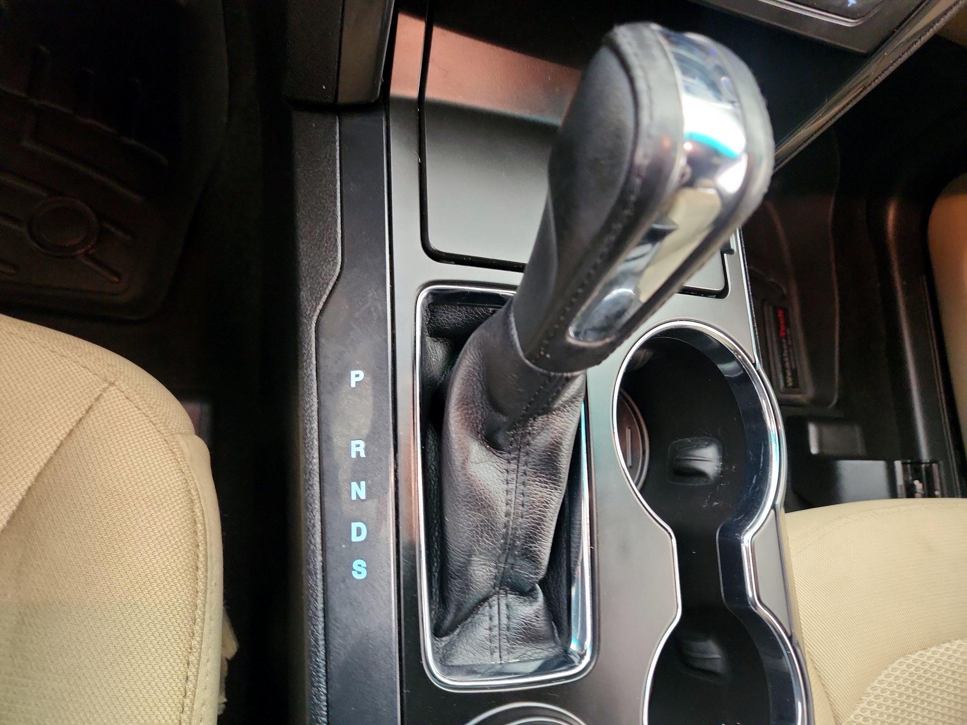 Thumbnail: 2016 Ford Explorer - 17