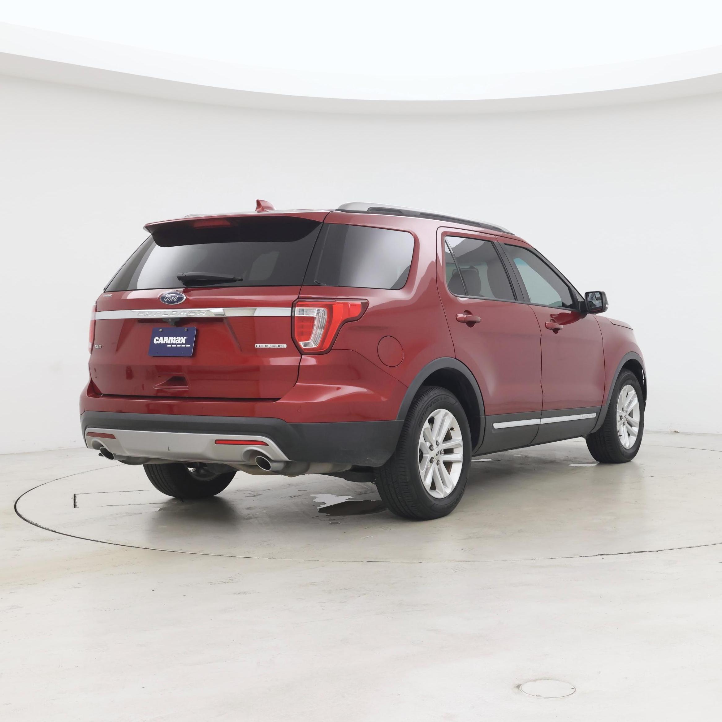 Thumbnail: 2016 Ford Explorer - 8